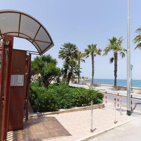 Nuvole Apartment Near The Beach Трани Экстерьер фото